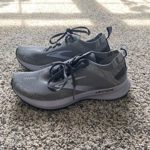 brooks running shoes ⚡️